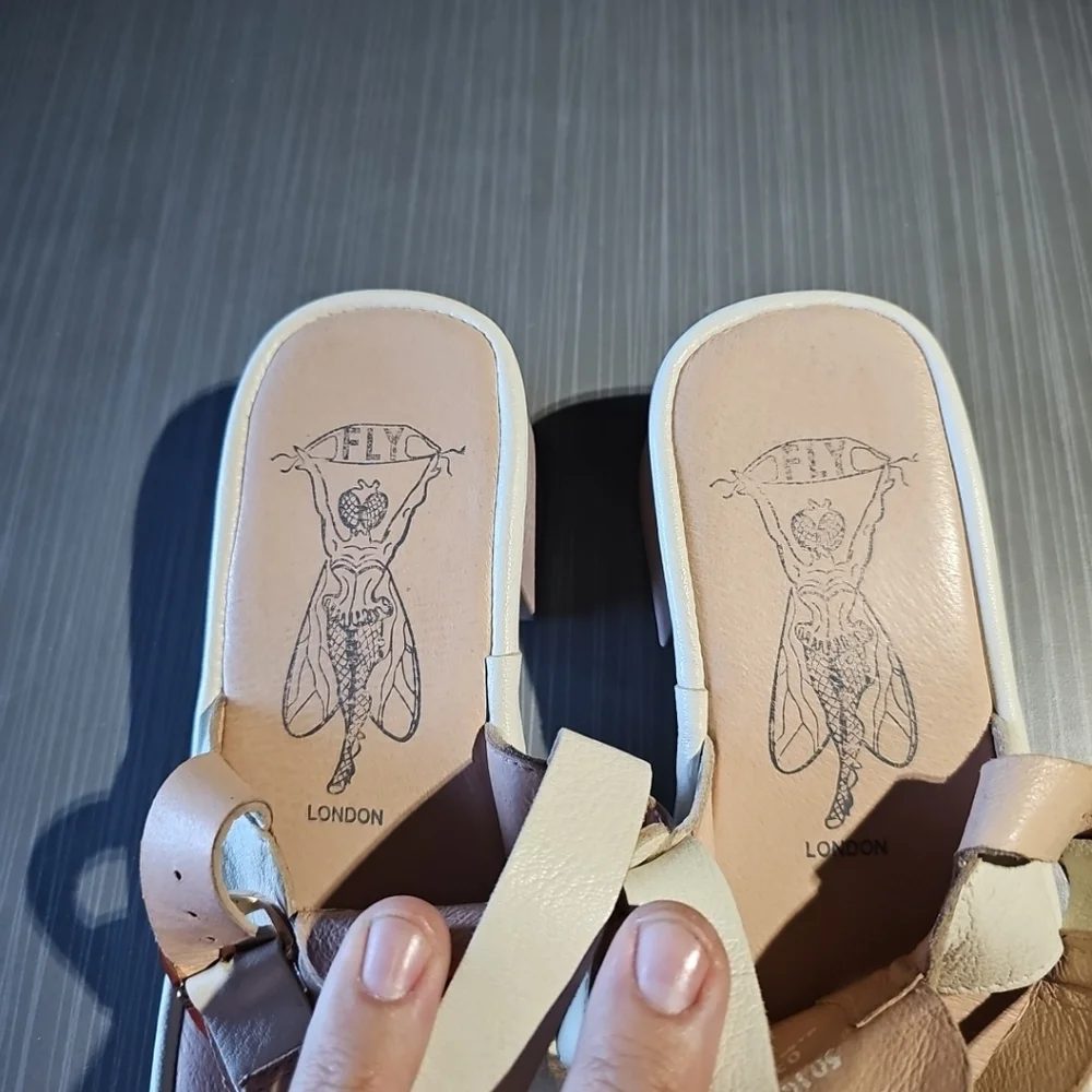 Fly London Beige Emat Leather Buckle Gladiator Mule Sandals Size 38 US 7/7.5 EUC